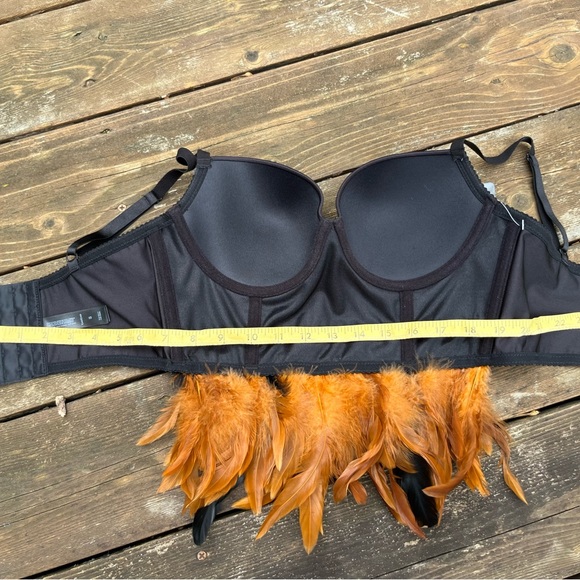 Vintage Bebe Boho Bustier with Sequins and Feather details NWT Size Small - Picture 7 of 15